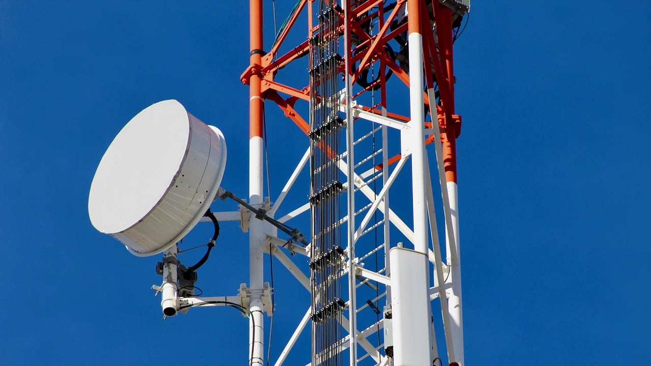 Colombia to charge Novator Partners for withdrawing bandwidth bid offer