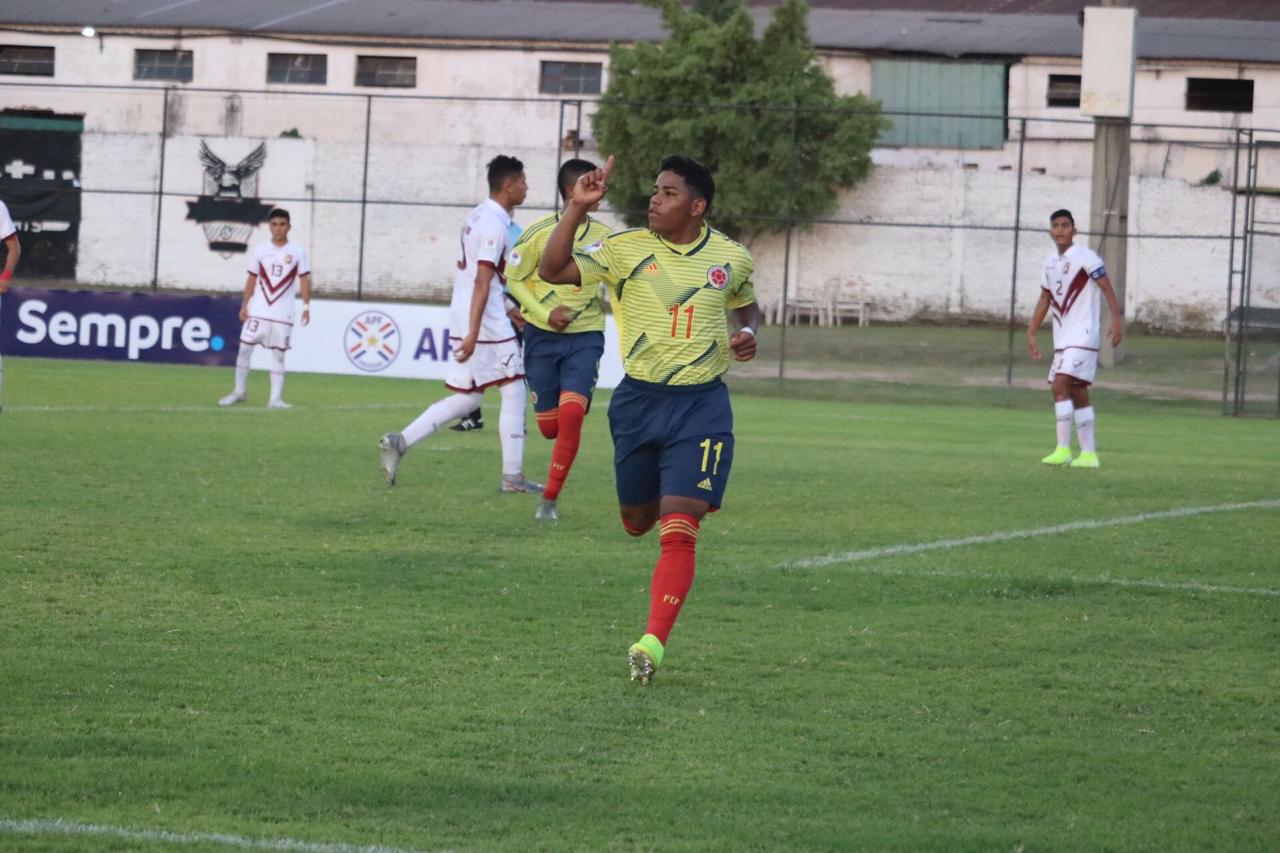 Manchester United ‘interested’ in Colombian striker – Described as a player with ‘impressive scoring records’