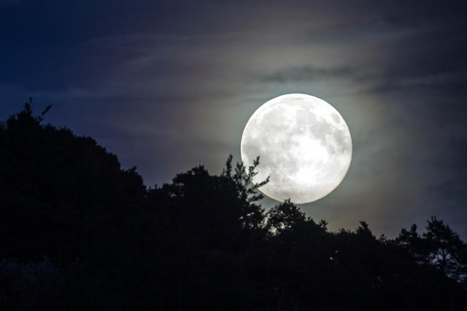 Supermoon: Exactly When You Should Look At This Week’s ‘Super Worm Moon’
