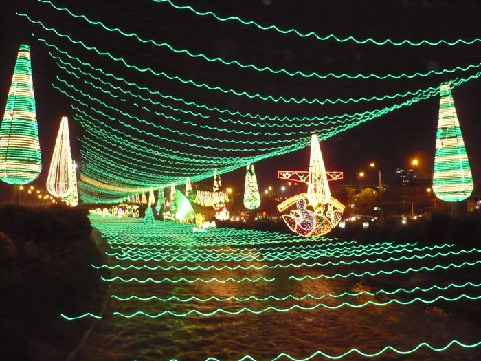 Mayors throughout Colombia are reinstating stay at home and restrictions orders while christmas