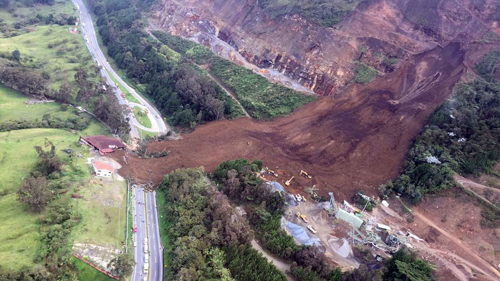 A landslide road between the capital of Colombia and Medellín leaves people dead and injured