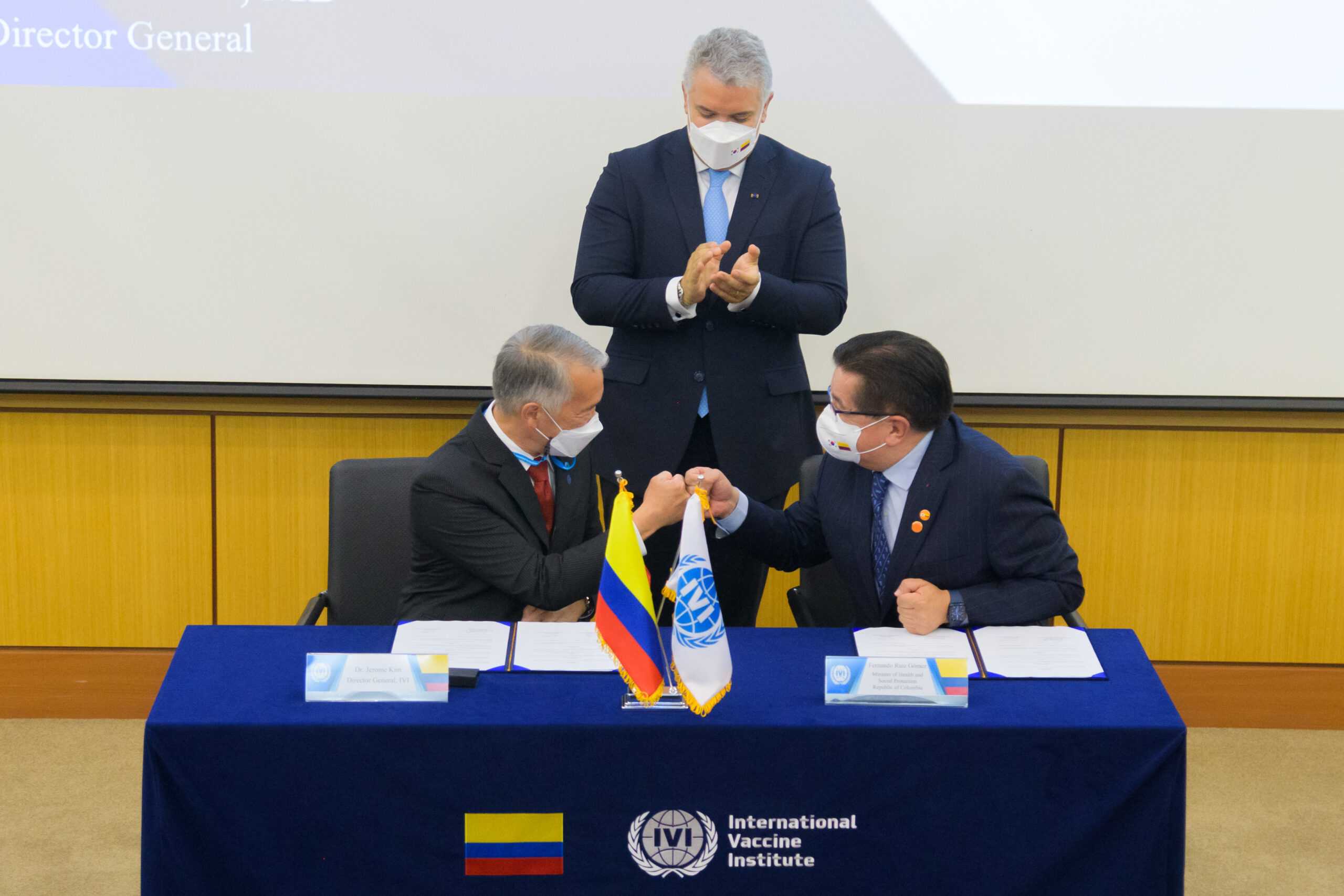 Duque solicita que Colombia sea miembro del Instituto Internacional de vacunas