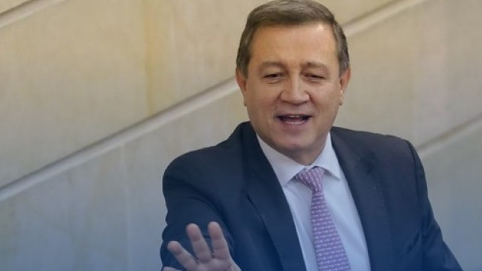Ernesto Macías, la precandidatura presidencial que nadie se tomó en serio