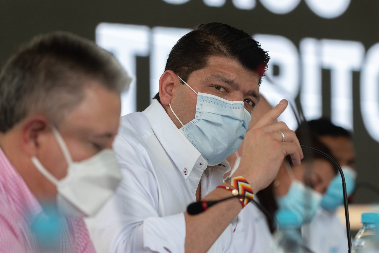 Presidente del Senado es hospitalizado por neumonía
