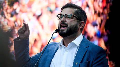 Bolsa de Chile se desmorona con la elección del socialista Gabriel Boric