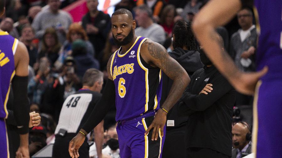 Lakers dan de baja a LeBron James por covid