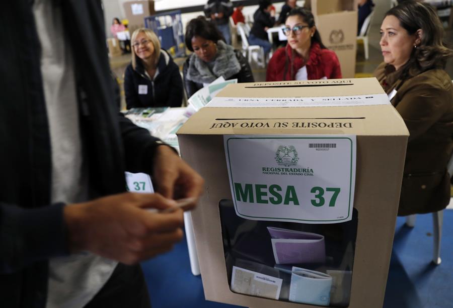 Personas inescrupulosas buscan confundir a los votantes colombianos en Miami